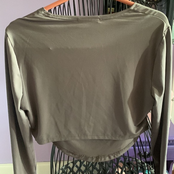 SHEIN LAVENDER BLOUSE - Picture 5 of 5